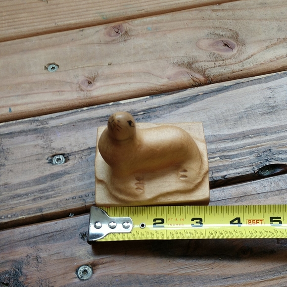 Myrtlewood seal figurine - Picture 8 of 11